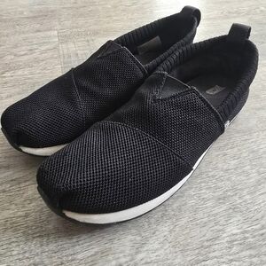 TOMS Repreve Knit Slip-On Sneaker